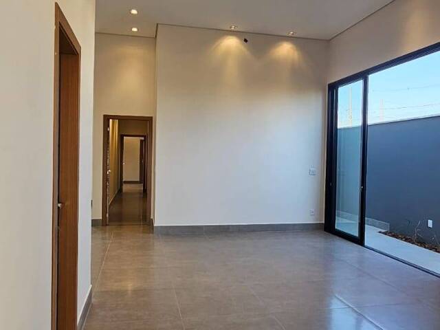 Casa para Venda em Piratininga - 5